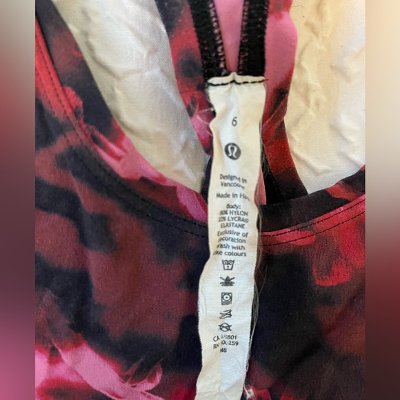 black and pink lululemon tank - Picture 4 of 4